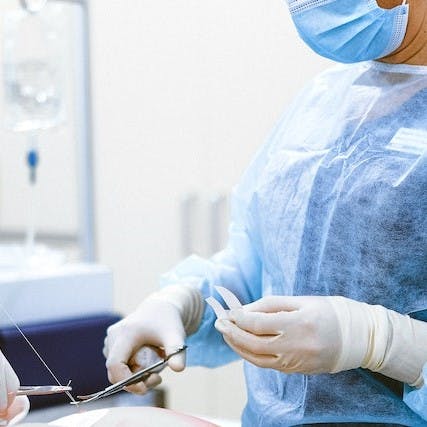 Rinoplastica: l'anestesia locale è davvero pericolosa?