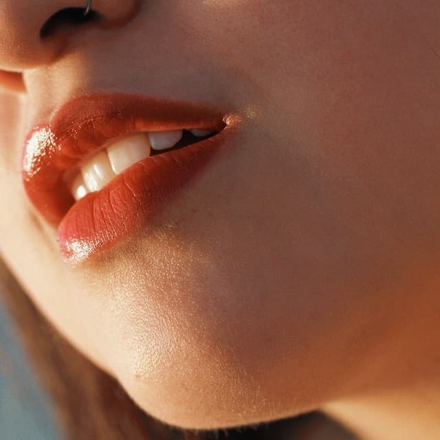 Filler labbra effetto naturale con il filler all'acido ialuronico