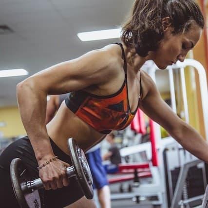 Posso sollevare pesi dopo una mastoplastica additiva?